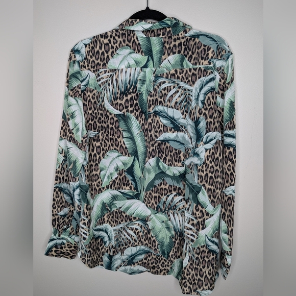 Tommy Bahama Jungle Animal Print Silk Button Down Shirt sz M - Picture 2 of 4